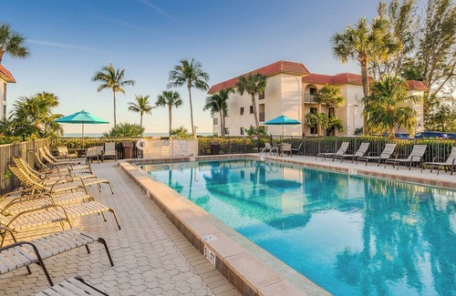 Shell Harbor Condo | 3rd Floor Sanibel Condo With Balcony And Beach Views - Sandalfoot 4B3