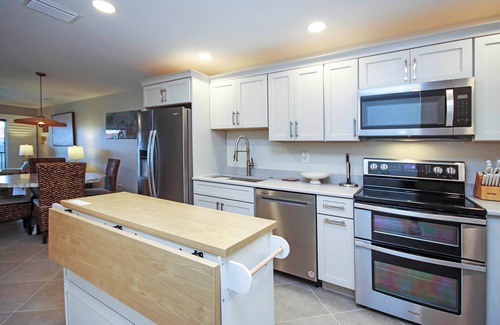Sanibel Condo | 3rd floor Sanibel condo with enchanting beach views - Sandalfoot 4C3