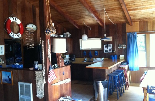 Ocean Bay Park House | 3rd house from the ocean, great ocean breeze and views, quietest block in OBP