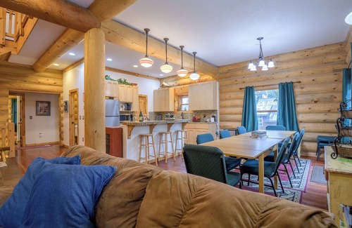 Government Camp Cabin | 3rd night FREE! stay before 10/14! close to lakes,hiking, skiing