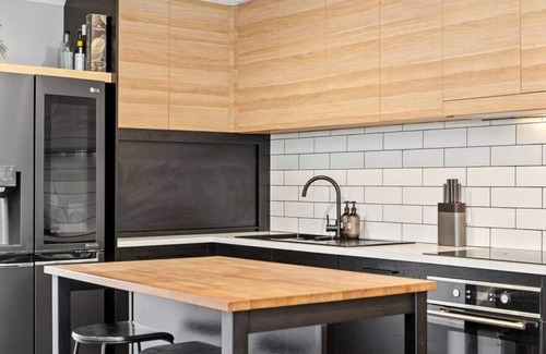 Newtown House | 3UPPER · Modern two bedroom townhouse in quiet location