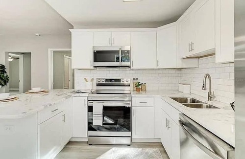 Dixieland House | 3x Properties - Pet Friendly Historic Estate