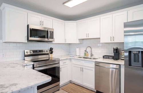 Dixieland House | 3x Properties - Pet Friendly Historic Estate