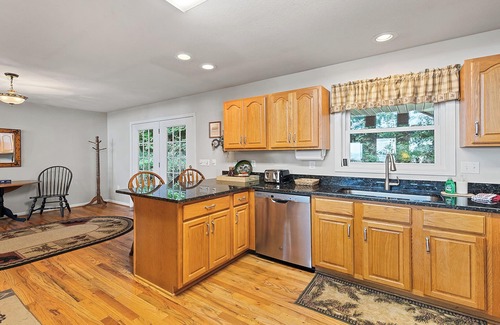 Waynesville House | 4,000ft in Elevation with Layered Mtn Views, HOT TUB, Wifi, Firepit, and privacy