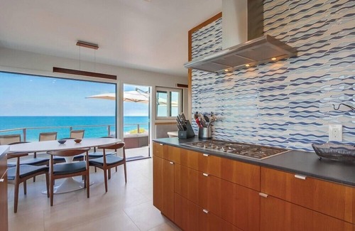 Encinitas House | 4,000sf Private Estate * 50' Ocean Frontage