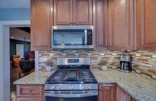 Albrightsville House | 4,000sf, Sauna, Firepit, Hot Tub, Family Fun Loft
