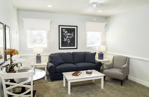 Lackey Resort | 4 1BR Estate Units w/Garden Views + Premium Touches Near Jamestown