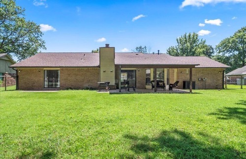 Broken Arrow House | 4/2 BR Ranch House on Golf Course in Broken Arrow