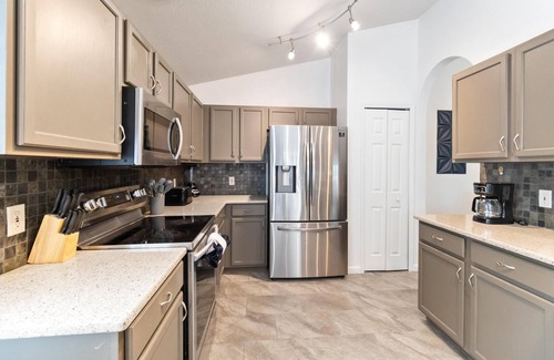 Bridgewater Crossing House | 4/2 Private Pool house near all famous attractions!