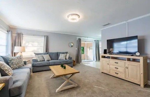 Central Sarasota House | 4/2 Spacious Downtown SRQ Home!