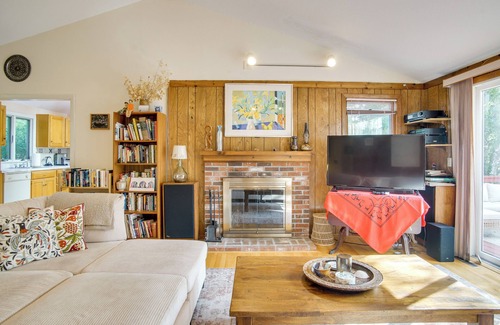 West Brewster House | 4,200 Sq Ft Mid-Cape Cottage w/Furnished Deck!