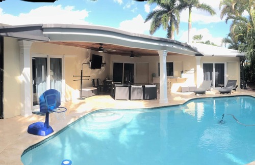 Boca Raton House | 4/3 House with Beautiful Pool/Tropical Paradise/Short Walk to Beach/Restaurants