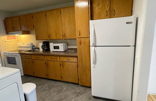 Saint-Jean-Baptiste Apartment | 4,5 Tout Équipé au Côté dun Épicerie et 100 Mètres de la rue Saint Jean