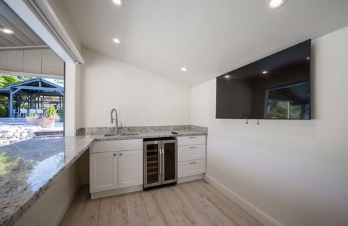 Templeton Other | 4,500 sq-ft retreat with a pool and hot tub in the middle of wine country!