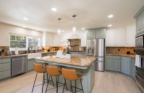 Templeton Other | 4,500 sq-ft retreat with a pool and hot tub in the middle of wine country!