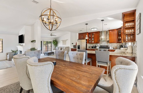 Bermuda Dunes House | 4+ acre property 12 bedrooms 11 bathrooms 2 pools