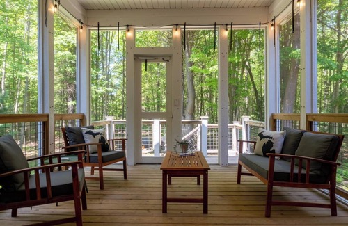 Holland House | 4 Acres of Towering Trees
