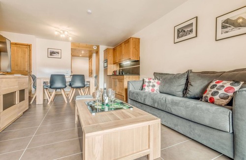 Champagny-en-Vanoise Apartment | 4* Apartment at the Foot of the Slopes, Champagny-en-Vanoise