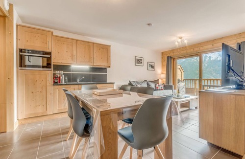 Champagny-en-Vanoise Apartment | 4* Apartment at the Foot of the Slopes, Champagny-en-Vanoise