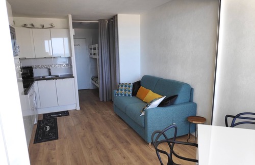 La Cote Radieuse Apartment | 4 assets: directly in the water, sea view, pool, parking