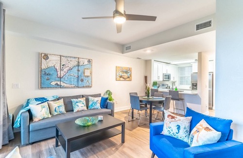 Ruskin House | 4 Balconies (Yes Four!) - Water Views from Your Bed! | Sleeps 5