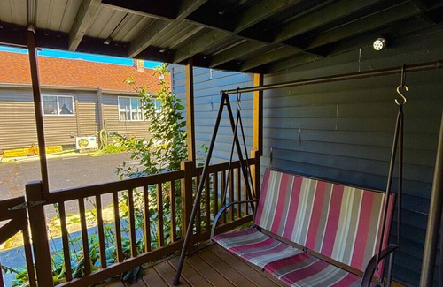 West Newton House | 4 bd/10 min to downtown W/D