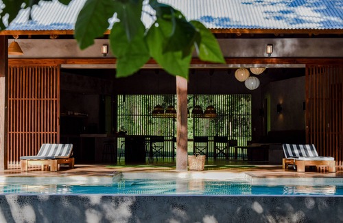 Los Pargos House | 4 bd, 4 bath, tranquil, chic design, single level, pool, star-link wifi