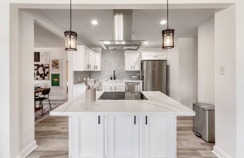 Greater Third Ward House | 4 Bd Stylish Home by UofH & TSU 5 Min to Downtown!