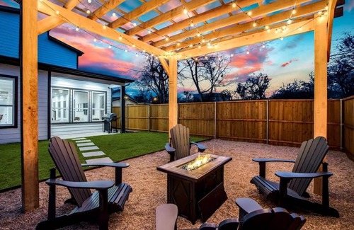 West Dallas House | 4 BD Victory Gardens Estate - Mins to Sites