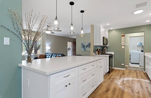 Prescott House | 4 Bdrm - 2 Ba - 5 Min to Whiskey Row + Arcade + Fire Pit + EV Charger + Pets!