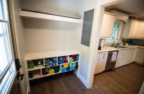 Park Corner Cottage | 4 bdrm executive cottage with private beach access