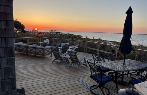 Davis Park House | 4 bdrm on large private beach. AC. Bayfront. Great view and gorgeous new deck!