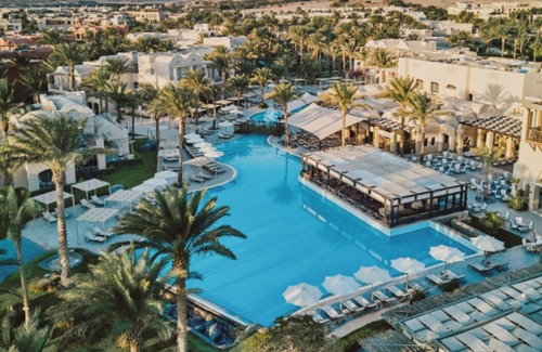 Makadi Bay Hotel | 4 Beachfront Rooms with Balcony Views & Outdoor Pools | Near Makadi Water World