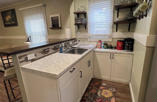 Cedar Rapids - Iowa City House | 4 Bed, 1 Bathroom Bungalow 8 blocks from Downtown!