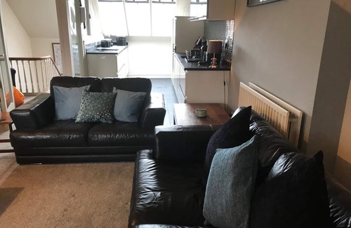 Keswick Apartment | 4-bed 2-bath Maisonette sleeping 6 In central Keswick with stunning views