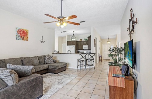 Chatham Park House | 4 bed 2 bath pool home near Disney