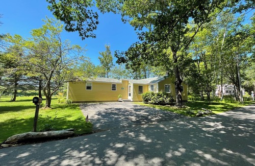 Kennebunkport House | 4 Bed, 2 min walk to Goose Rocks Beach, breathtaking sunsets on the back porch.