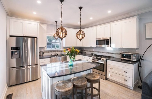 West Cape May House | 4 bed 3.5 bath close to the Beach w/heatable pool