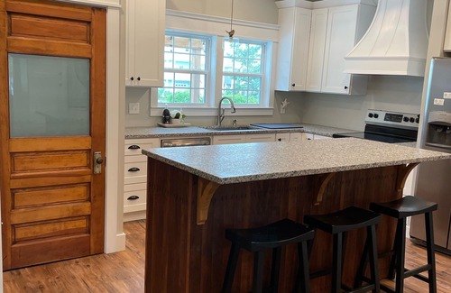 Ocean Isle Beach Cottage | 4 Bed 3.5 Bath Pool Mid Island, Quiet Garden lined Street, steps from the Beach!