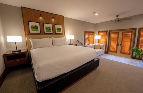 Florida Central Atlantic Coast Resort | 4 Bed, 4 Bath Luxury Villa with Evermore Bay View in Orlando, FL near Disney!
