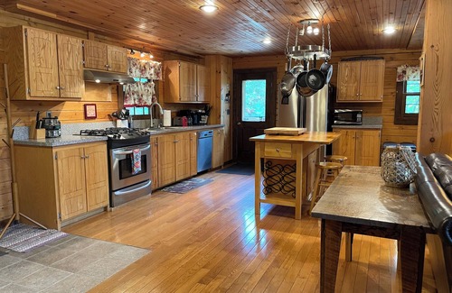 Thornton House | 4 bed/4 bath - White Mountain Retreat