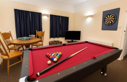 Wyboston House | 4 Bed Cottage with Hot Tub near Wyboston Lakes