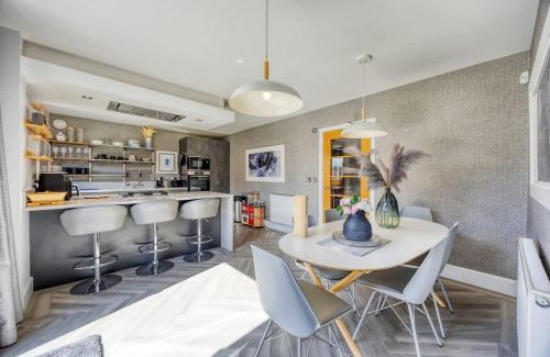 Bailleston House | 4 Bed Detached House