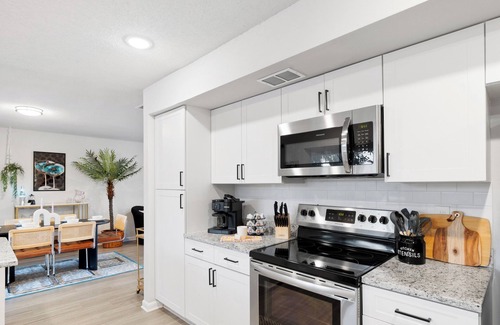Clearwater House | 4 Bed Family Retreat w/Pool, Air Hockey & Games in Clearwater