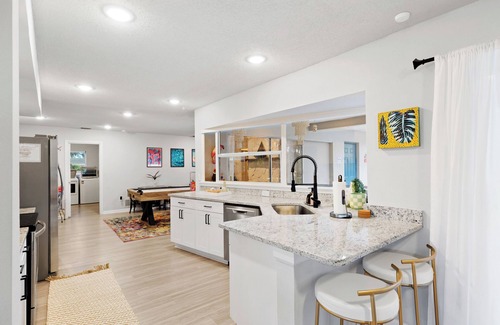 Clearwater House | 4 Bed Family Retreat w/Pool, Air Hockey & Games in Clearwater