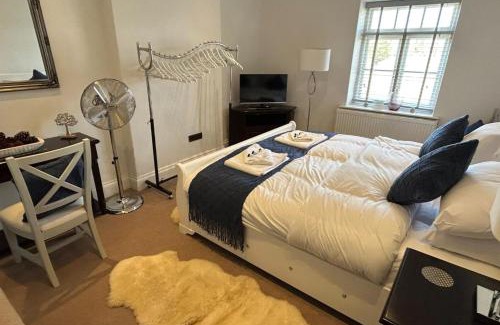 Winkhill House | 4 Bed Farmhouse Alton Tower Xmas Market Chatsworth