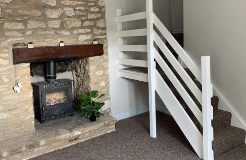 Shoscombe House | 4 Bed - Historic Inn & Cider Pub - Free Parking
