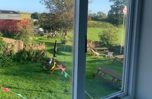 Shoscombe House | 4 Bed - Historic Inn & Cider Pub - Free Parking