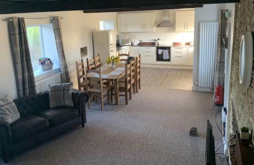 Shoscombe House | 4 Bed - Historic Inn & Cider Pub - Free Parking