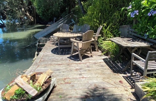 Devonport House | 4 Bed home in Devonport views overlooking Ngataringa Bay. Spa, Firepit, Kayak.